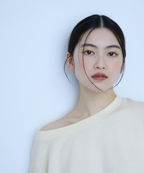 VICKY(ビッキー)の「【着回し抜群】マルチネックスウェット(Tシャツ/カットソー・レディース・ブルー/オフホワイト/イエロー/ネイビー/チャコールグレー・M)」の15枚目の写真