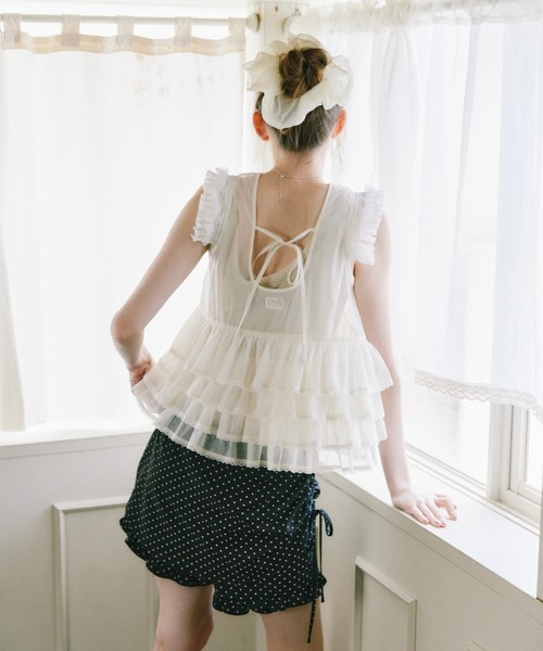 idem(イデム)の「sheer frill tiered blouse / ティアードノースリーブブラウス(シャツ/ブラウス・レディース・ブラック/アイボリー・FREE)」の14枚目の写真