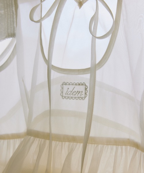 idem(イデム)の「sheer frill tiered blouse / ティアードノースリーブブラウス(シャツ/ブラウス・レディース・ブラック/アイボリー・FREE)」の5枚目の写真