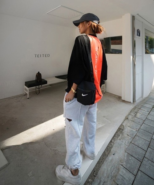 Dalfwin(ダールフィン)の「韓国ファッション CREATIVEドッキング配色コットン×ナイロン半袖Tシャツ(Tシャツ/カットソー・レディース・ホワイト/ブラック/グレー・FREE)」の11枚目の写真