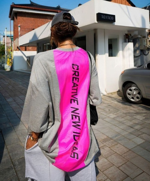 Dalfwin(ダールフィン)の「韓国ファッション CREATIVEドッキング配色コットン×ナイロン半袖Tシャツ(Tシャツ/カットソー・レディース・ホワイト/ブラック/グレー・FREE)」の19枚目の写真