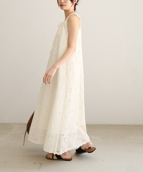 Bab(バブ)の「【S・Mサイズ展開】コットン刺繍ワンピース(ワンピース・レディース・ブラック/モカ/アイボリー・MEDIUM)」の1枚目の写真