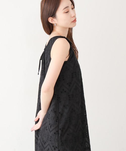 Bab(バブ)の「【S・Mサイズ展開】コットン刺繍ワンピース(ワンピース・レディース・ブラック/モカ/アイボリー・MEDIUM)」の13枚目の写真