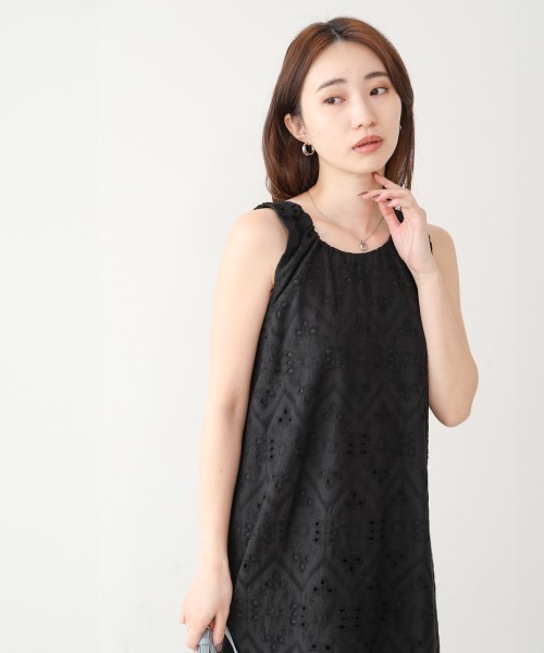 Bab(バブ)の「【S・Mサイズ展開】コットン刺繍ワンピース(ワンピース・レディース・ブラック/モカ/アイボリー・MEDIUM)」の17枚目の写真