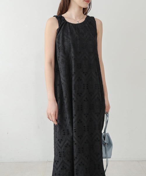 Bab(バブ)の「【S・Mサイズ展開】コットン刺繍ワンピース(ワンピース・レディース・ブラック/モカ/アイボリー・MEDIUM)」の10枚目の写真