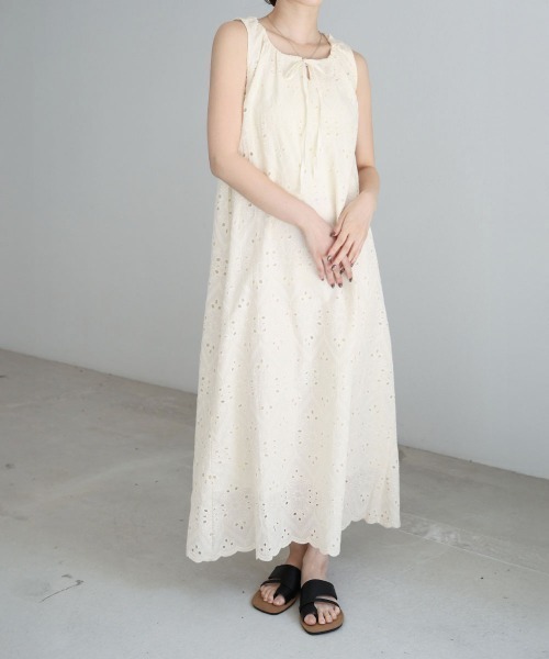 Bab(バブ)の「【S・Mサイズ展開】コットン刺繍ワンピース(ワンピース・レディース・ブラック/モカ/アイボリー・MEDIUM)」の22枚目の写真