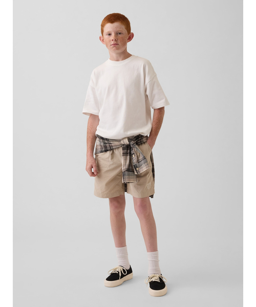GAP（ギャップ）の「リラックスフィット ナイロン プルオンショートパンツ (キッズ)（その他パンツ・キッズ・グレー/ブラック/ピンク/ベージュ・110cm/120cm/130cm/140cm/150cm/160cm）」の15枚目の写真