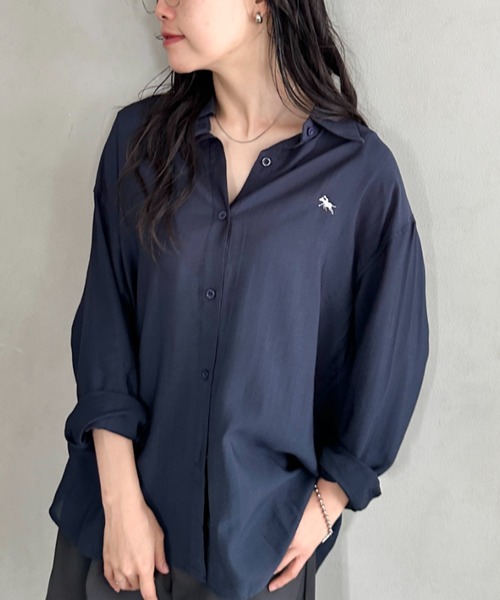 POLOCHAMPS(ポロチャンプス)の「POLOCHAMPS(ポロチャンプス)/オーバーカジュアルシャツ ワンポイント刺繍/カラーシャツ(シャツ/ブラウス・レディース・グレー/アイボリー/ブラック/サックスブルー/ブラウン/ホワイト/モカ/ネイビー・FREE)」の12枚目の写真