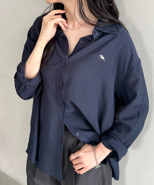 POLOCHAMPS(ポロチャンプス)の「POLOCHAMPS(ポロチャンプス)/オーバーカジュアルシャツ ワンポイント刺繍/カラーシャツ(シャツ/ブラウス・レディース・グレー/アイボリー/ブラック/サックスブルー/ブラウン/ホワイト/モカ/ネイビー・FREE)」の10枚目の写真