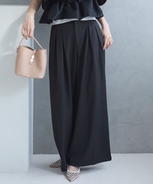 krahe（クレーエ）の「ディープタックワイドパンツ（スラックス）」