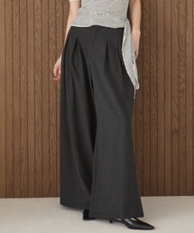 krahe（クレーエ）の「ディープタックワイドパンツ（スラックス）」