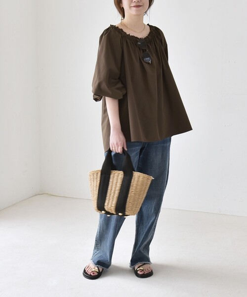 quaranciel(カランシエル)の「quaranciel:〈接触冷感/UVカット/撥水加工〉ギャザー オフショル ラッシュガード ブラウス(シャツ/ブラウス・レディース・カーキ/ライトグレー・ONE SIZE)」の16枚目の写真