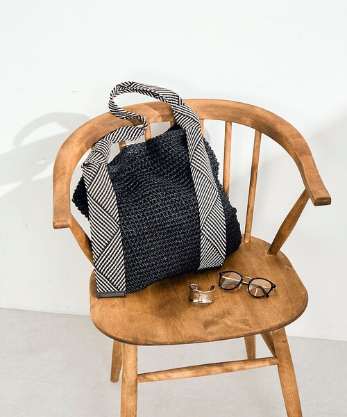 fredy emue（フレディエミュ）の「ラメテープワンハンドルトートバッグ（トートバッグ・レディース・ブラック系その他/ベージュ系その他・FREE）」の2枚目の写真