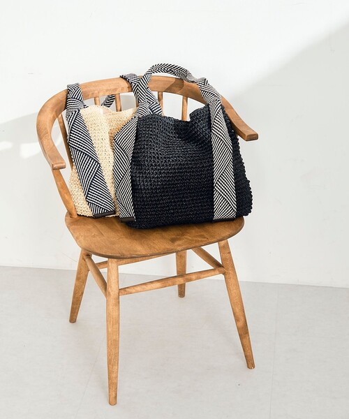 fredy emue（フレディエミュ）の「ラメテープワンハンドルトートバッグ（トートバッグ・レディース・ブラック系その他/ベージュ系その他・FREE）」の6枚目の写真