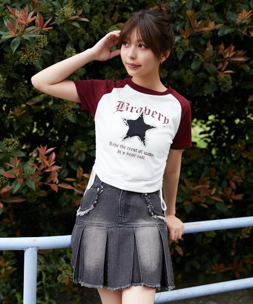 GORGE(ゴージ)の「《ダメージスター×ロゴ》ドロストカットソー/Y2K/春夏/全3色(Tシャツ/カットソー・レディース・レッド/ブラック/グレー・F)」の4枚目の写真