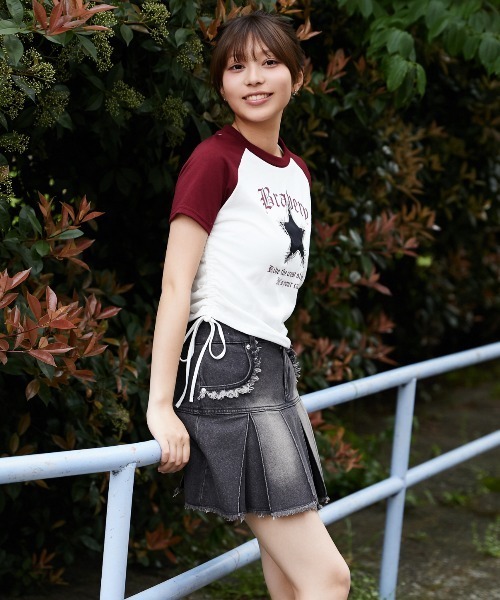 GORGE(ゴージ)の「《ダメージスター×ロゴ》ドロストカットソー/Y2K/春夏/全3色(Tシャツ/カットソー・レディース・レッド/ブラック/グレー・F)」の5枚目の写真