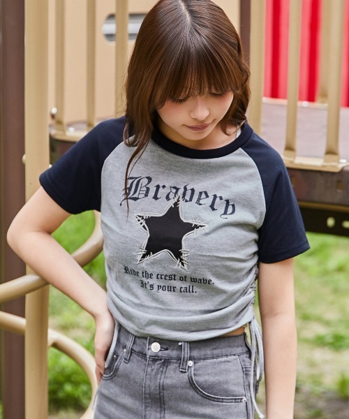 GORGE(ゴージ)の「《ダメージスター×ロゴ》ドロストカットソー/Y2K/春夏/全3色(Tシャツ/カットソー・レディース・レッド/ブラック/グレー・F)」の7枚目の写真