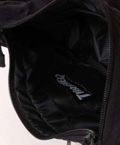 THRASHER(スラッシャー)の「THRASHER BACKSLASH SHOULDER(ショルダーバッグ・メンズ・ブラック系その他/ブラック系その他2・FREE)」の4枚目の写真