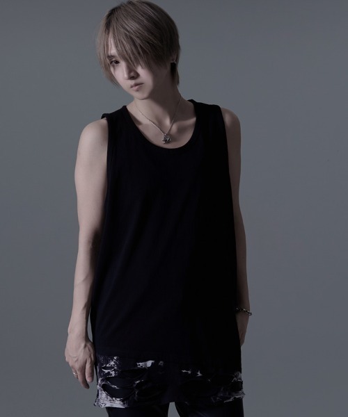 RUDOL(ルドル)の「『RUDOL/ルドル』クラッシュ加工ムラ染めレイヤードデザインロングタンクトップ(タンクトップ・メンズ・ブラック×ブラック/ブラック×レッド・FREE)」の4枚目の写真