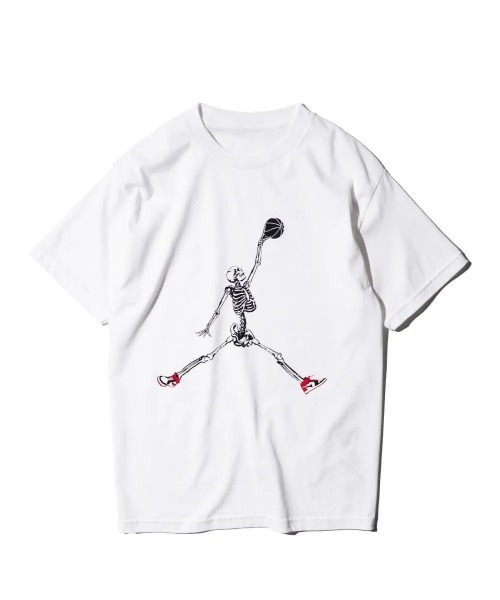 THRIFTY LOOK(スリフティールック)の「THRIFTY LOOK スリフティールック/JUMP SKULL CREW SS TEE(Tシャツ/カットソー・メンズ・ホワイト/ブラック/グレー・MEDIUM/LARGE/X-LARGE)」の2枚目の写真