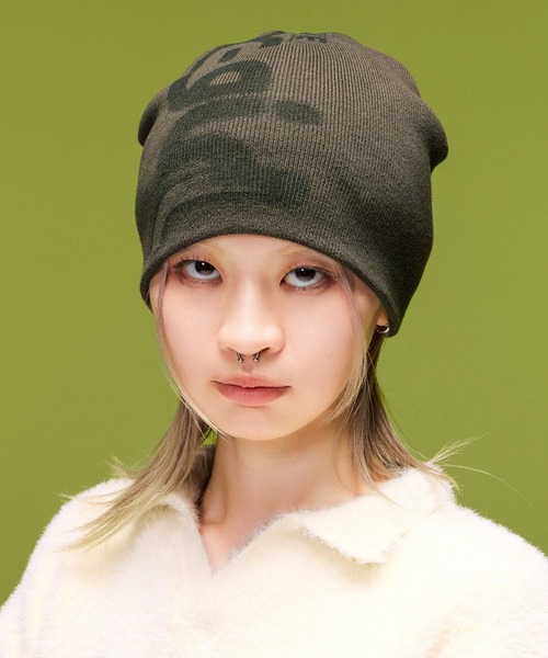 X-girl(エックスガール)の「HEAVY DISTRESSED LOGO BEANIE(ニットキャップ/ビーニー・レディース・ブラック/オリーブ・ONE SIZE)」の8枚目の写真