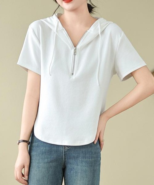 AMAJI（アマジ）の「フード付き半袖Tシャツ　ジップアップ　ハイウエスト丈（Tシャツ/カットソー・レディース・ブラック/グレー/ホワイト・MEDIUM/LARGE/X-LARGE）」の2枚目の写真