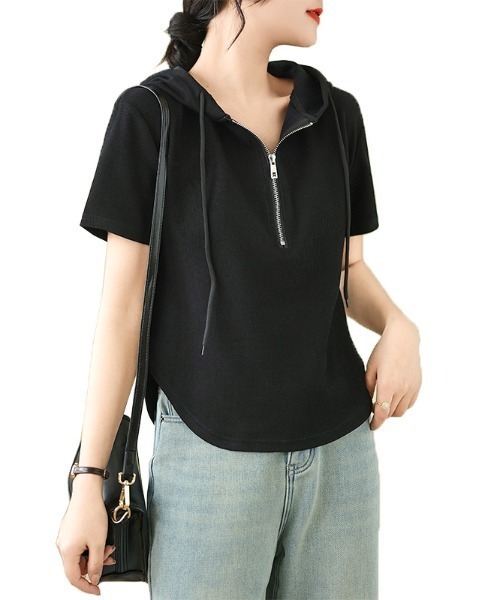 AMAJI（アマジ）の「フード付き半袖Tシャツ　ジップアップ　ハイウエスト丈（Tシャツ/カットソー・レディース・ブラック/グレー/ホワイト・MEDIUM/LARGE/X-LARGE）」の4枚目の写真
