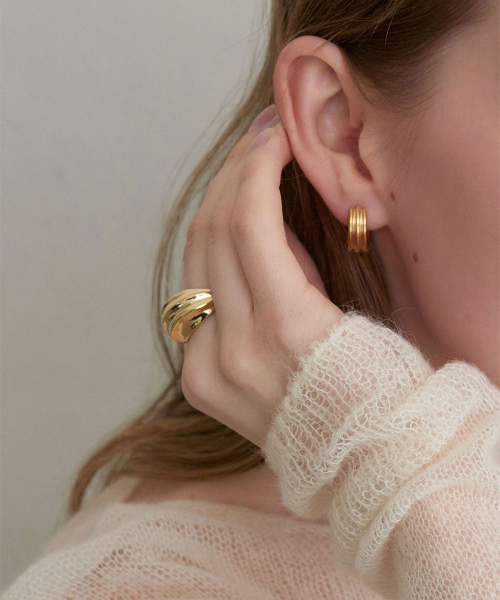 HALDEN(ハルデン)の「curved bold ring (R021_gold)(リング・レディース・その他・FREE)」の2枚目の写真