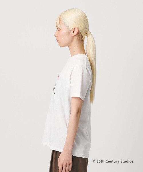 BEAUTY&YOUTH UNITED ARROWS(ビューティーアンドユースユナイテッドアローズ)の「【別注】<プラダを着た悪魔2> シアー プリント Tシャツ(Tシャツ/カットソー・レディース・その他2/その他1/ライトグレー・FREE)」の9枚目の写真