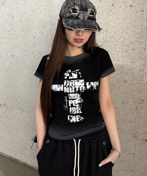 Figments（フィグメンツ）の「フェードクロスロゴＴ（Tシャツ/カットソー・レディース・ブラック/ホワイト・FREE）」の8枚目の写真