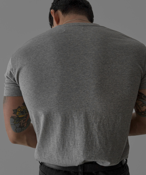 BOWLOW PRODUCT（バウロープロダクト）の「コットンVネックマッスルTシャツ[グレー]（Tシャツ/カットソー・メンズ・その他・MEDIUM/LARGE/X-LARGE）」の5枚目の写真