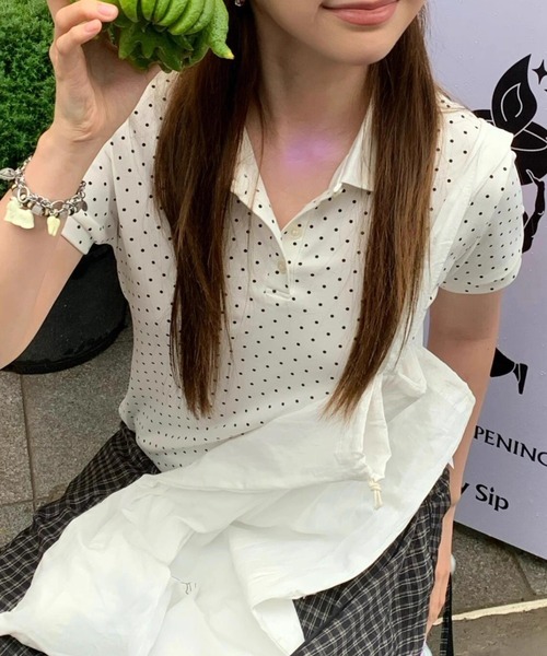 AVYL(アヴィル)の「ドット柄パフスリーブコンパクトポロシャツ/ポロ衿半袖Tシャツ(Tシャツ/カットソー・レディース・ホワイト・M)」の3枚目の写真