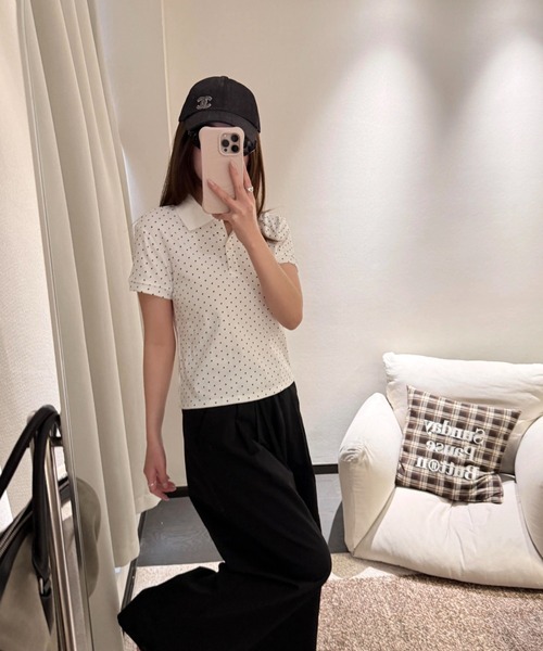 AVYL(アヴィル)の「ドット柄パフスリーブコンパクトポロシャツ/ポロ衿半袖Tシャツ(Tシャツ/カットソー・レディース・ホワイト・M)」の2枚目の写真