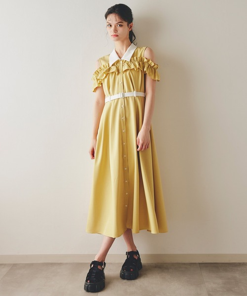 REDYAZEL(レディアゼル)の「クレリックオフショルフリルシャツロングワンピース(ワンピース・レディース・ブルー/ネイビー/イエロー・FREE)」の2枚目の写真