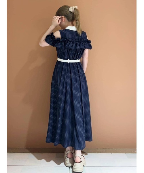 REDYAZEL(レディアゼル)の「クレリックオフショルフリルシャツロングワンピース(ワンピース・レディース・ブルー/ネイビー/イエロー・FREE)」の7枚目の写真
