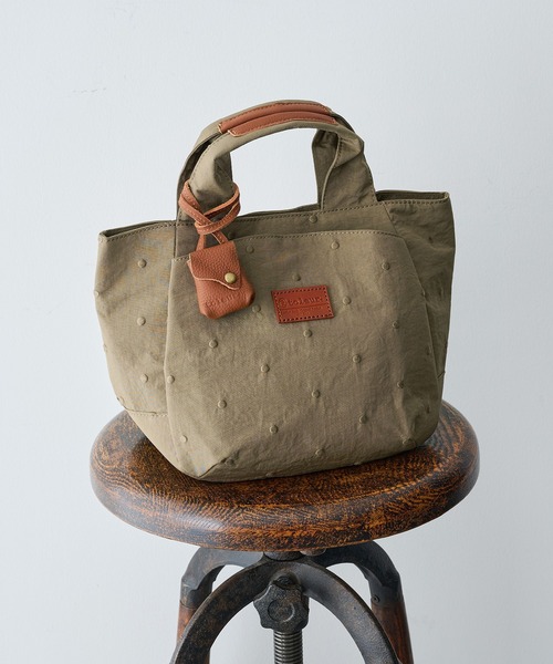 toleur(トーラ)の「【toleur】ミニドット刺繍トート 13039(トートバッグ・レディース・グレイッシュブルー/グレイッシュベージュ/カーキ/ブラック・FREE)」の9枚目の写真