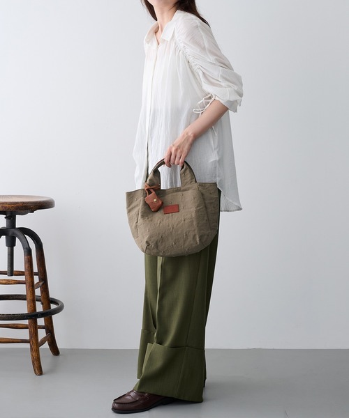 toleur(トーラ)の「【toleur】ミニドット刺繍トート 13039(トートバッグ・レディース・グレイッシュブルー/グレイッシュベージュ/カーキ/ブラック・FREE)」の11枚目の写真