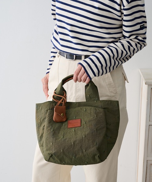 toleur(トーラ)の「【toleur】ミニドット刺繍トート 13039(トートバッグ・レディース・グレイッシュブルー/グレイッシュベージュ/カーキ/ブラック・FREE)」の12枚目の写真