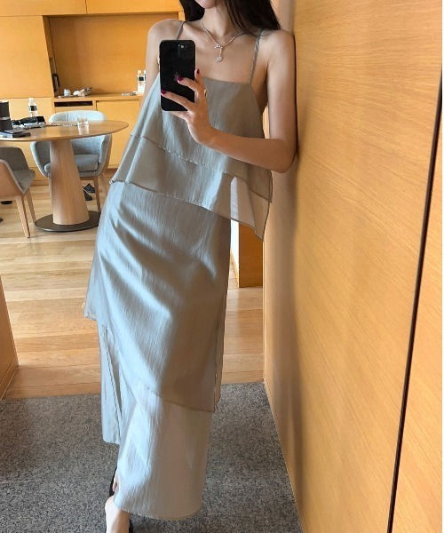 YUGA（ユーガ）の「YUGA_YGMC　　Korean-style  Asymmetrical layered chiffon dress（ドレス・レディース・ブラック/ライトグレー・FREE）」の11枚目の写真