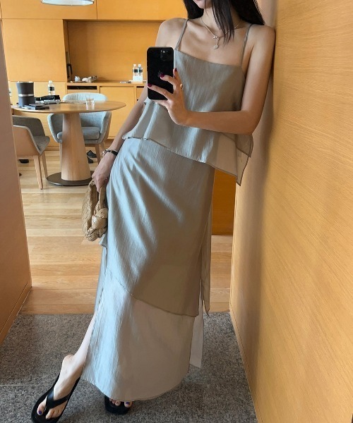 YUGA（ユーガ）の「YUGA_YGMC　　Korean-style  Asymmetrical layered chiffon dress（ドレス・レディース・ブラック/ライトグレー・FREE）」の14枚目の写真
