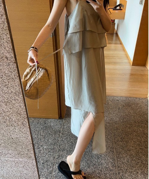 YUGA（ユーガ）の「YUGA_YGMC　　Korean-style  Asymmetrical layered chiffon dress（ドレス・レディース・ブラック/ライトグレー・FREE）」の15枚目の写真