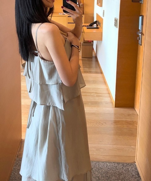 YUGA（ユーガ）の「YUGA_YGMC　　Korean-style  Asymmetrical layered chiffon dress（ドレス・レディース・ブラック/ライトグレー・FREE）」の16枚目の写真
