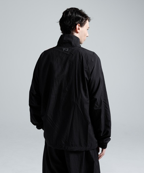 Y-3(ワイスリー)の「Y-3 GRADIENT 3 STRIPES NYLON TRACK TOP(ジャージ・メンズ・ブラック・MEDIUM/SMALL/X-SMALL/LARGE/X-LARGE)」の5枚目の写真
