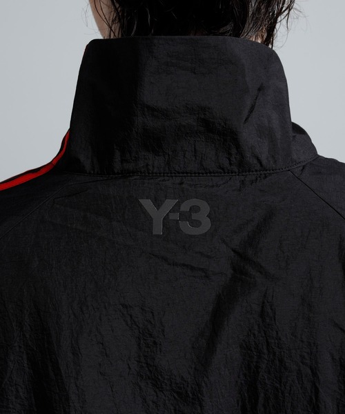 Y-3(ワイスリー)の「Y-3 GRADIENT 3 STRIPES NYLON TRACK TOP(ジャージ・メンズ・ブラック・MEDIUM/SMALL/X-SMALL/LARGE/X-LARGE)」の7枚目の写真