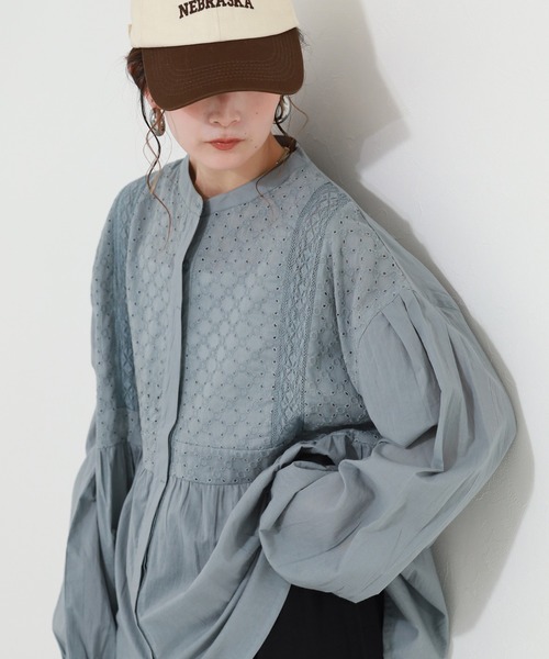 FUNALIVE(ファンアライブ)の「刺繍切替ブラウス(シャツ/ブラウス・レディース・ブラック/スモークピンク/ブルーグリーン・M-L)」の22枚目の写真