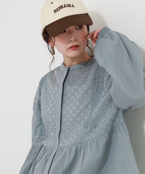 FUNALIVE(ファンアライブ)の「刺繍切替ブラウス(シャツ/ブラウス・レディース・ブラック/スモークピンク/ブルーグリーン・M-L)」の21枚目の写真