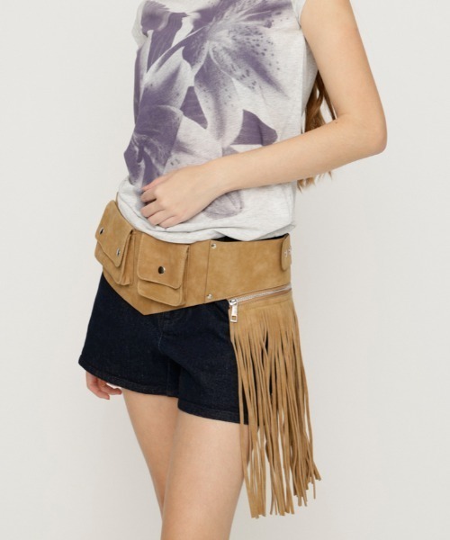 SLY(スライ)の「FRINGE WIDE BELT フリンジワイドベルト(ベルト・レディース・ブラック/ベージュ・FREE)」の1枚目の写真