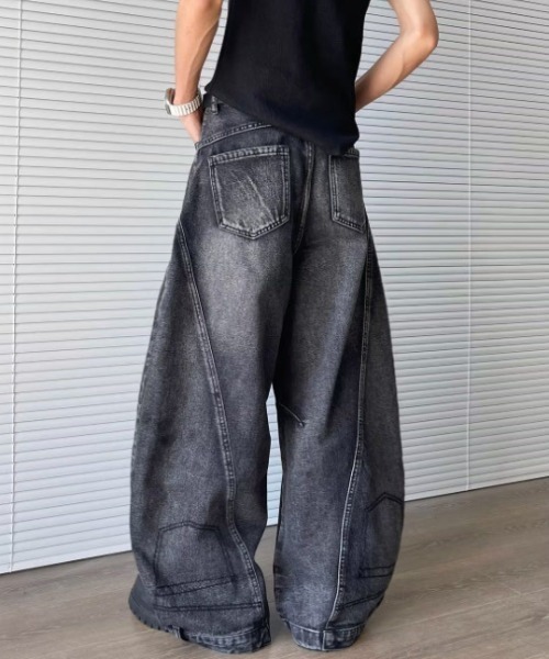 B.R.U（ブル）の「ダメージカーブデニムパンツ（デニムパンツ・メンズ・ブラック・MEDIUM/LARGE）」の4枚目の写真