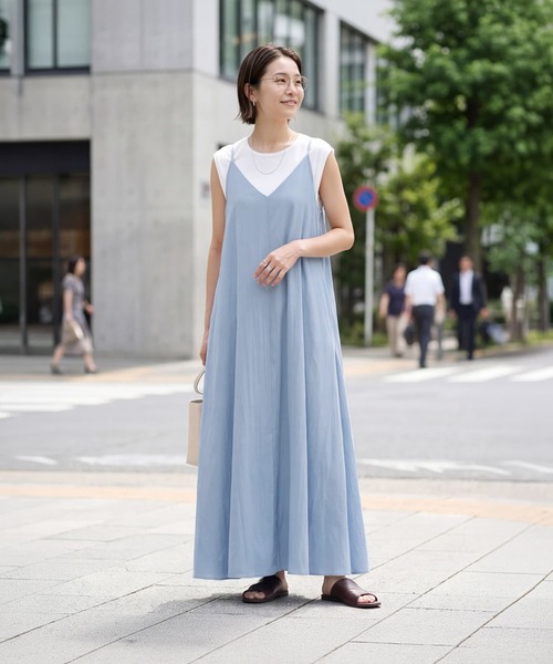 STYLE DELI(スタイルデリ)の「綿混ニュアンス質感Vキャミワンピース(ワンピース・レディース・ベージュ/ライトブルー/ブラック・FREE)」の2枚目の写真
