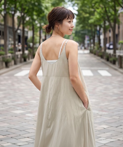 STYLE DELI(スタイルデリ)の「綿混ニュアンス質感Vキャミワンピース(ワンピース・レディース・ベージュ/ライトブルー/ブラック・FREE)」の5枚目の写真